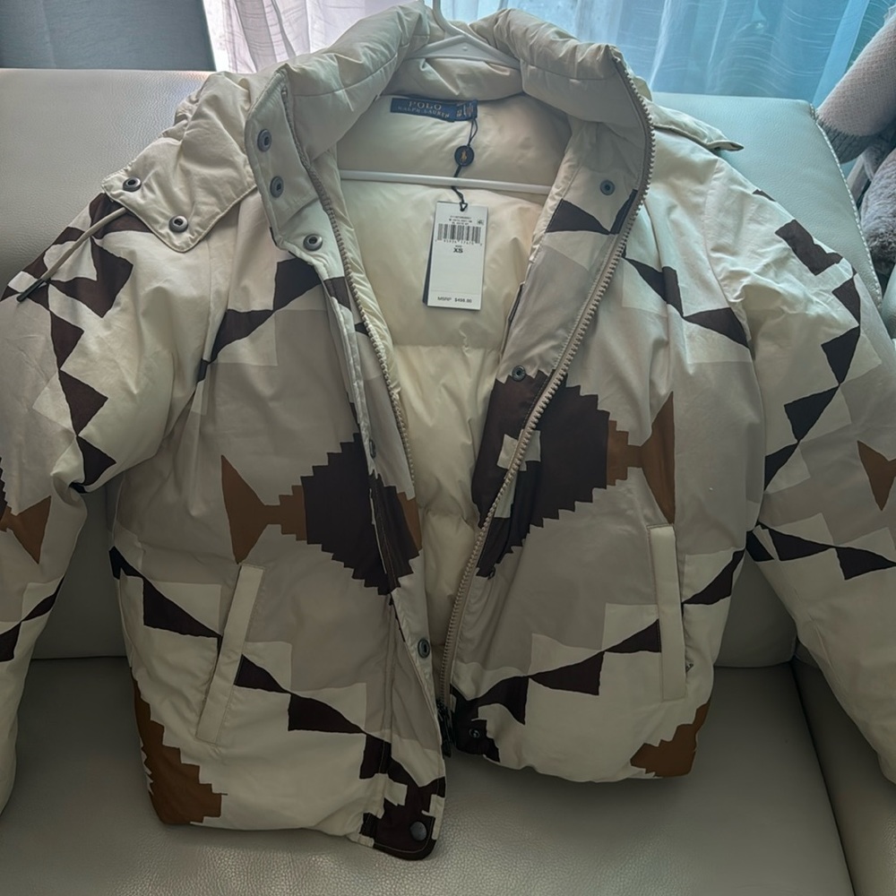 Brand new ! Size XS. Amazing collection.